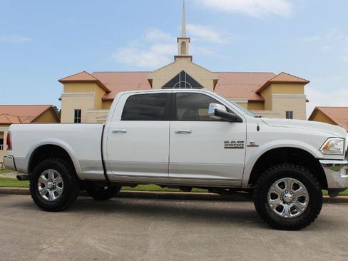 Used 2018 RAM 2500 Laramie w/ Convenience Group AWD/4WD image 3