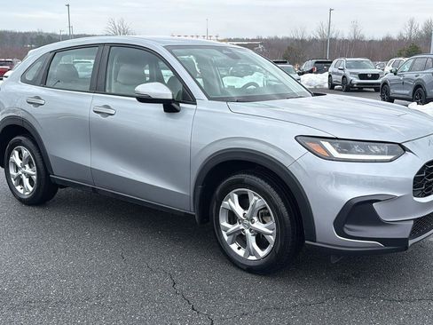 Used 2023 Honda HR-V LX image 2