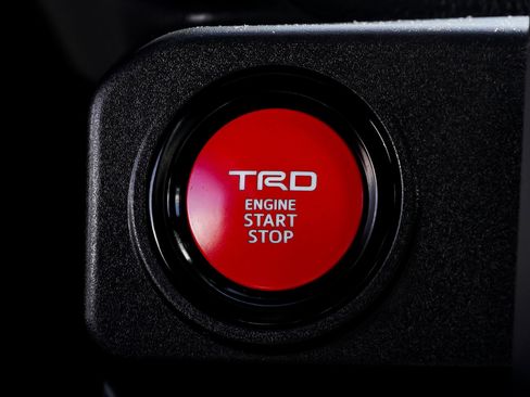 Used 2025 Toyota Tacoma TRD Sport AWD/4WD image 35