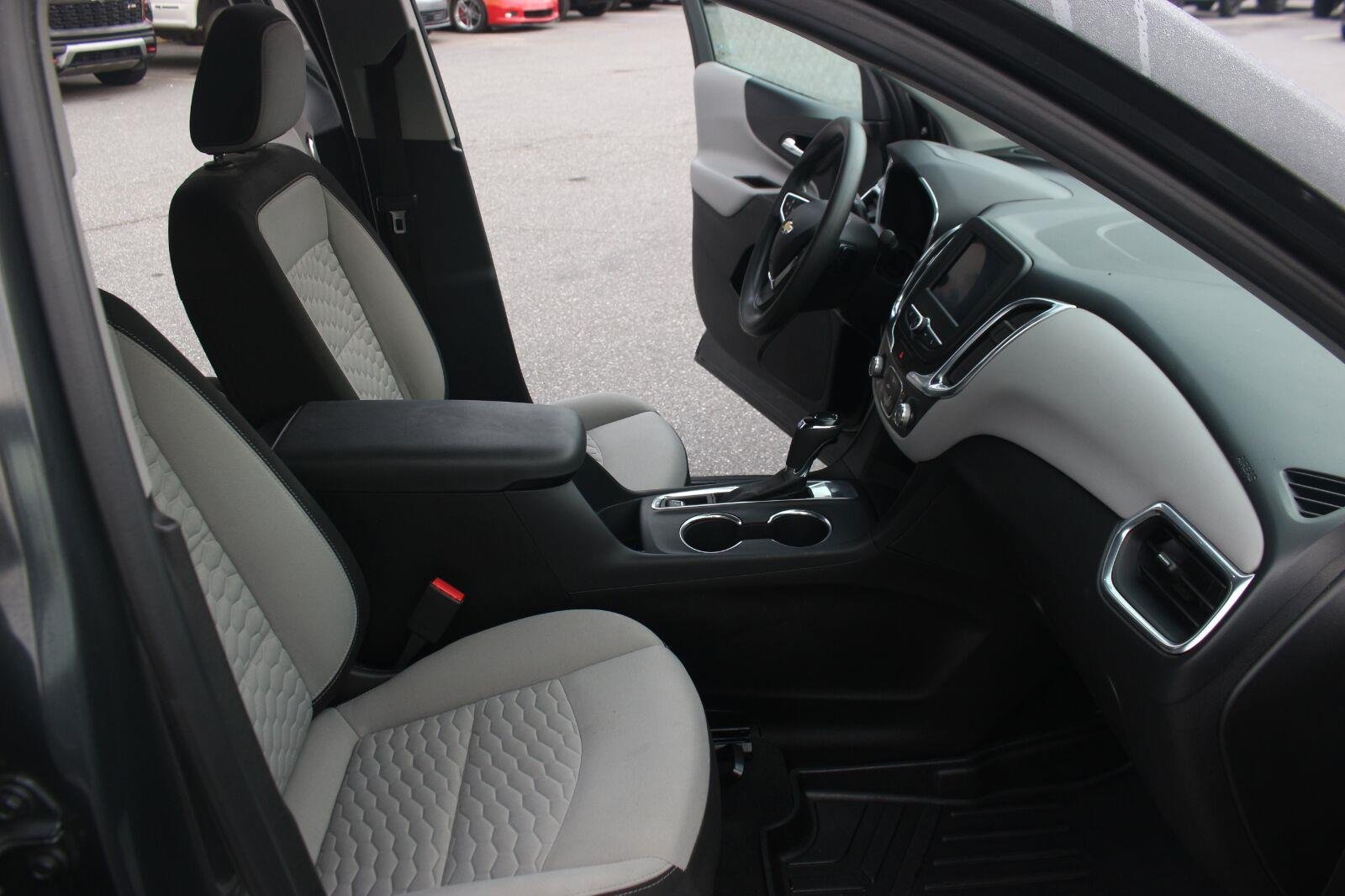 Used 2021 Chevrolet Equinox LS w/ LS Convenience Package FWD image 30