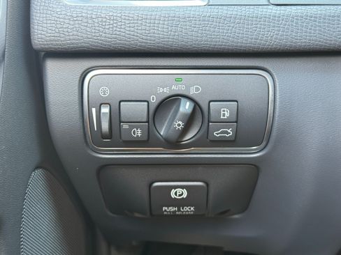 Used 2014 Volvo XC60 3.2 FWD image 18