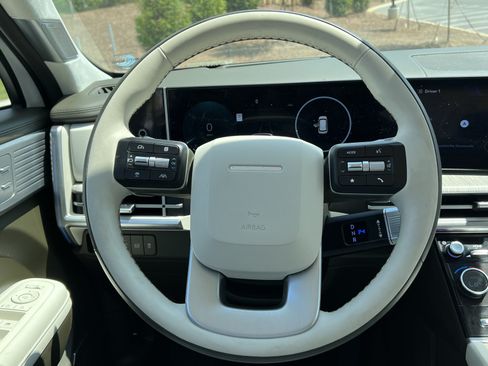 Used 2025 Hyundai Santa Fe Calligraphy FWD image 17
