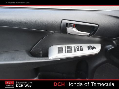 Used 2014 Toyota Camry SE image 16