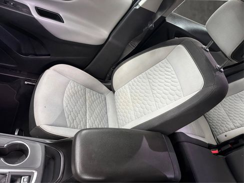 Used 2020 Chevrolet Equinox LS image 30