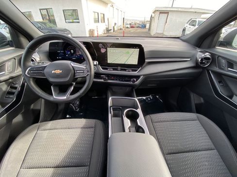 Used 2025 Chevrolet Equinox LT image 33