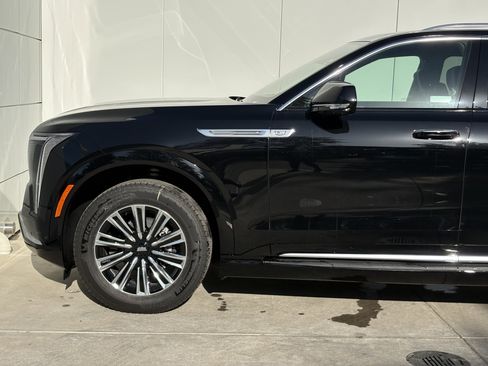 New 2026 Cadillac Escalade IQL Luxury image 5