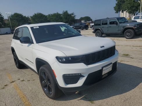 New 2025 Jeep Grand Cherokee Limited w/ Black Appearance Package AWD/4WD image 1