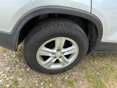 Used 2020 Chevrolet Trax LT FWD image 9