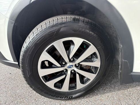 Used 2022 Subaru Outback Premium image 40