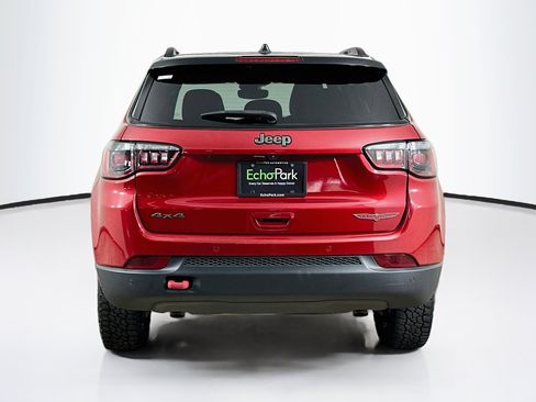Used 2025 Jeep Compass Trailhawk AWD/4WD image 7