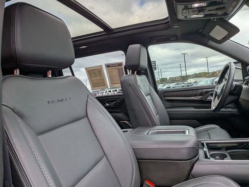 Certified 2024 GMC Yukon XL Denali image 29