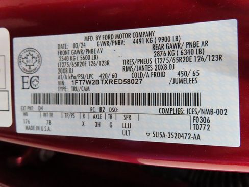 Used 2024 Ford F250 Platinum w/ FX4 Off-Road Package image 64