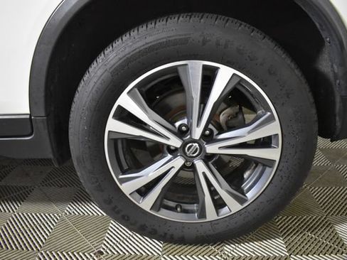 Used 2019 Nissan Rogue SV w/ Sun & Sound Touring Package AWD/4WD image 44