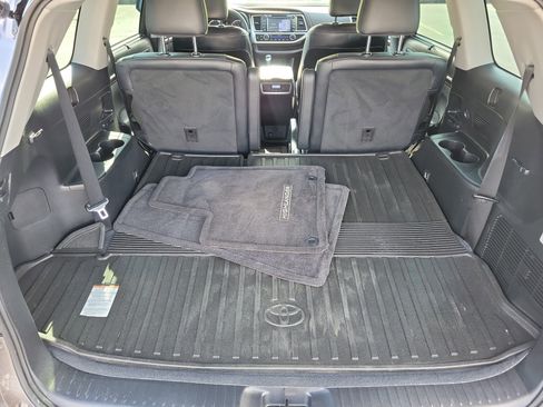 Used 2016 Toyota Highlander Limited AWD/4WD image 8