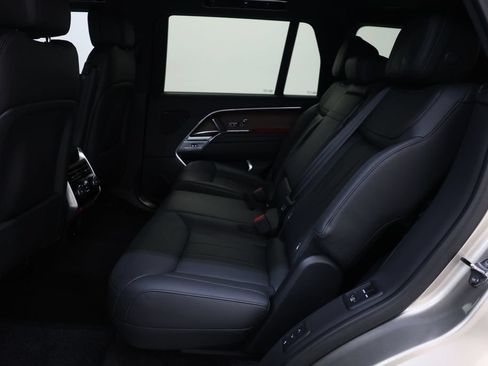 Used 2025 Land Rover Range Rover Long Wheelbase SE AWD/4WD image 81