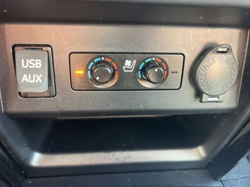 Used 2019 Toyota 4Runner Limited AWD/4WD image 38