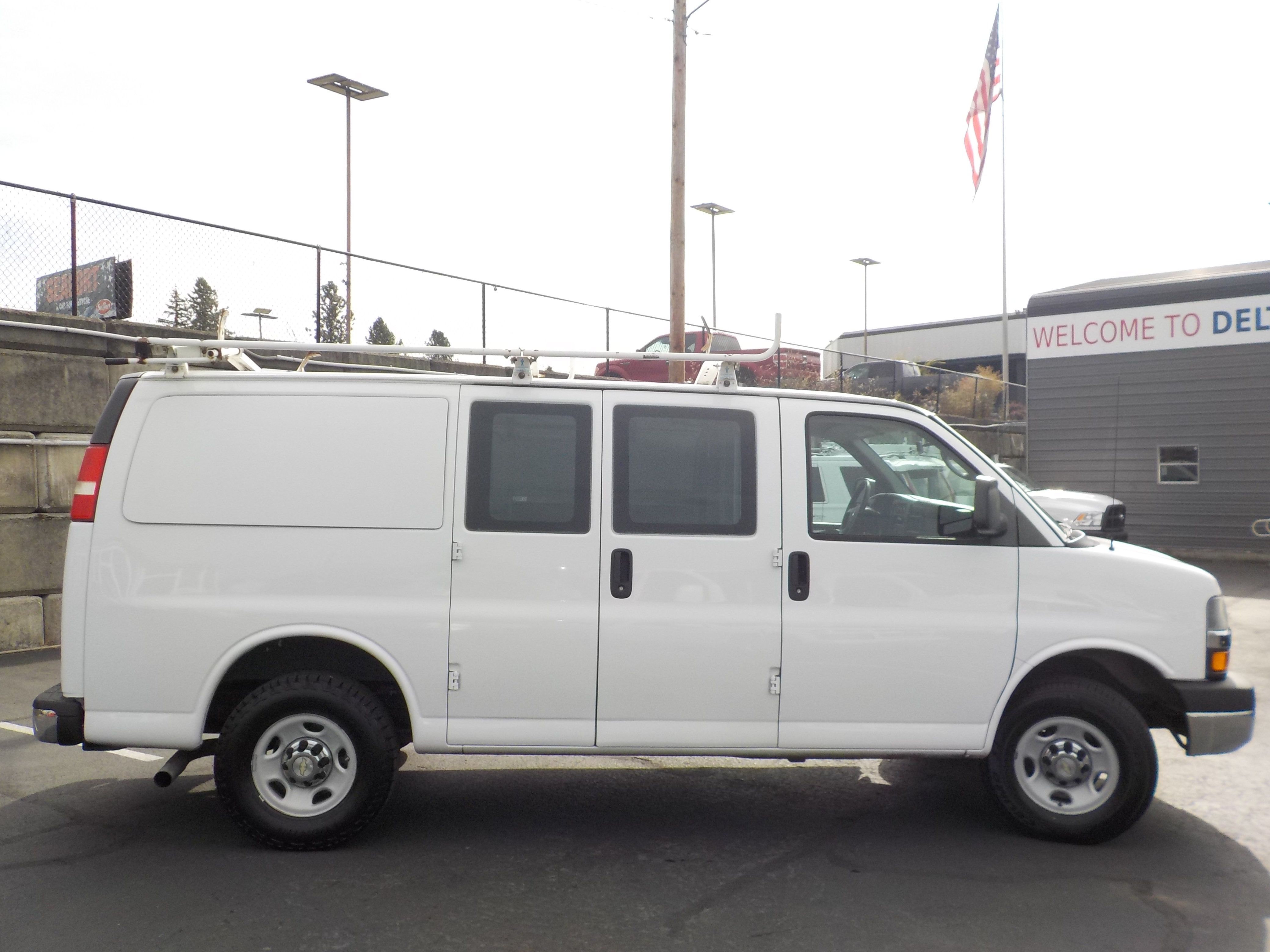 Used 2014 Chevrolet Express 2500 w/ Express Access Plus Package RWD image 6