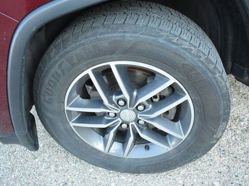 Used 2018 Jeep Grand Cherokee Limited AWD/4WD image 16