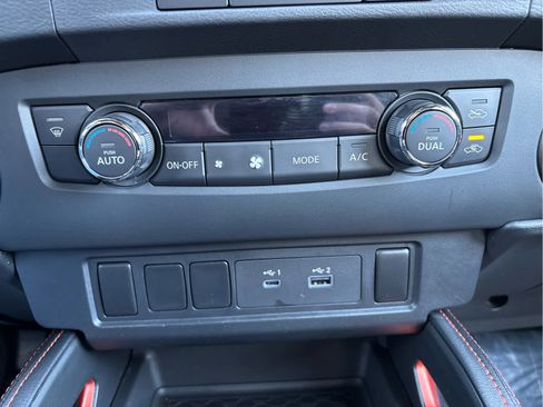 Used 2024 Nissan Frontier PRO-4X w/ Off-Road Protection Package image 17