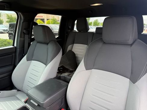 Used 2025 Toyota Tacoma TRD Off-Road AWD/4WD image 9