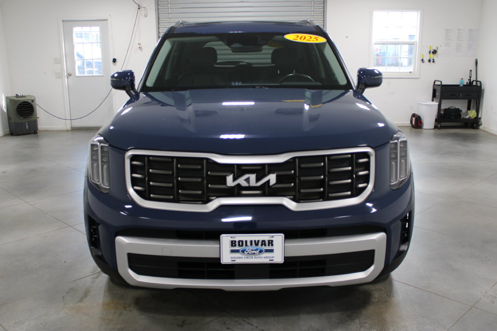 Used 2025 Kia Telluride S FWD image 3