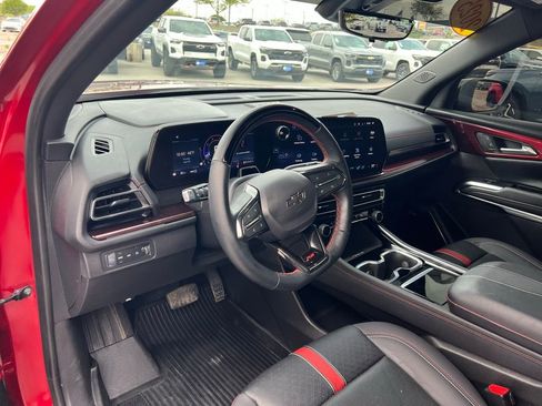 Used 2025 Chevrolet Traverse RS AWD/4WD image 18