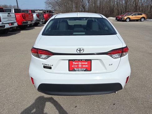 Used 2024 Toyota Corolla LE image 7