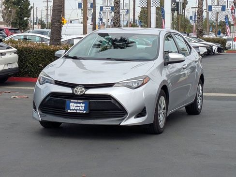 Used 2017 Toyota Corolla LE image 3