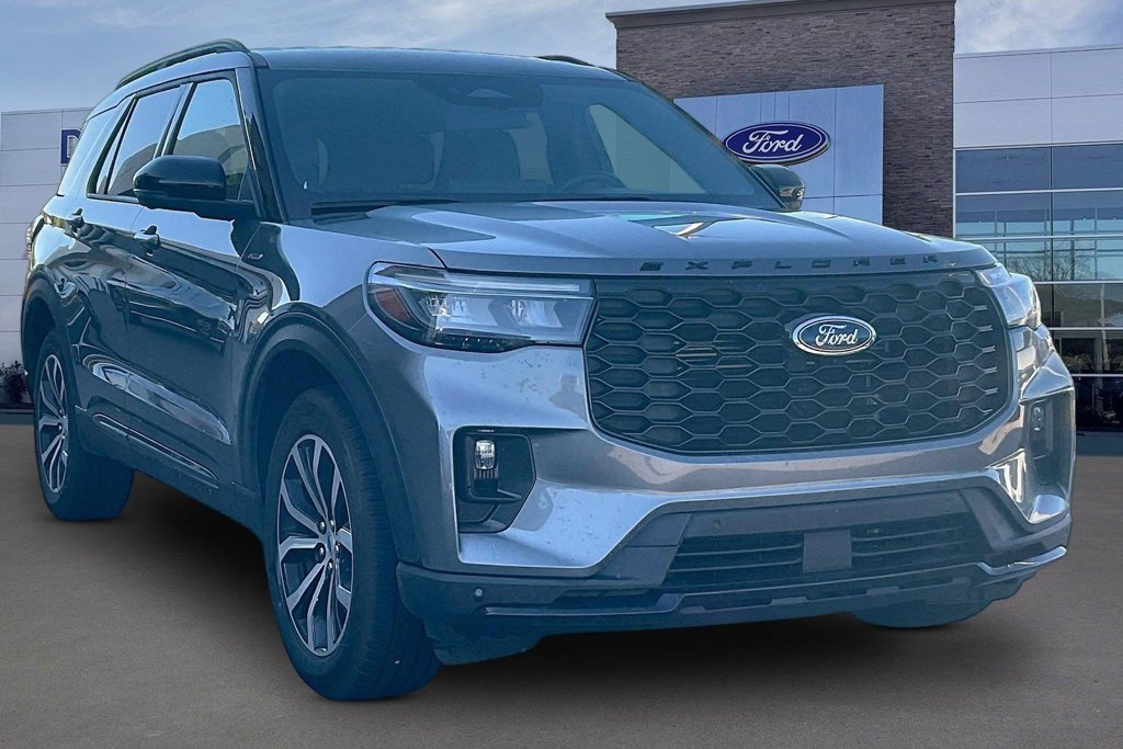 Used 2025 Ford Explorer ST-Line AWD/4WD image 1