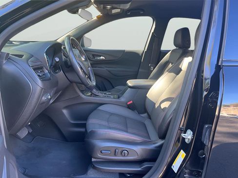 Used 2022 Chevrolet Equinox RS w/ Infotainment Package image 17