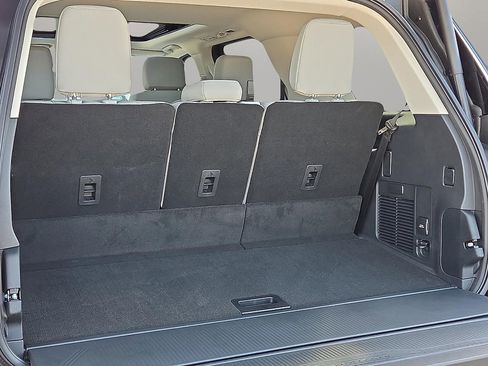 New 2026 Ford Expedition Active image 8