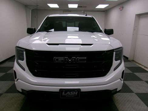Used 2023 GMC Sierra 1500 Elevation w/ Preferred Package AWD/4WD image 15