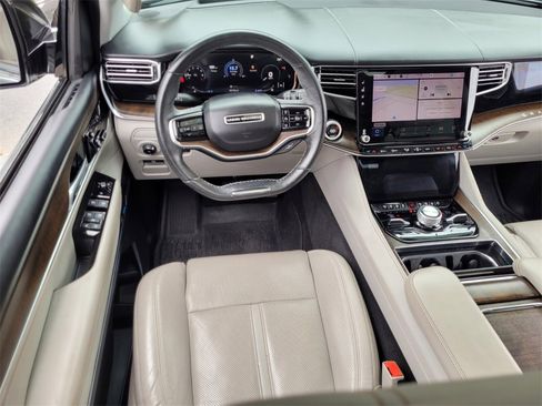 Used 2022 Jeep Grand Wagoneer Series I image 5