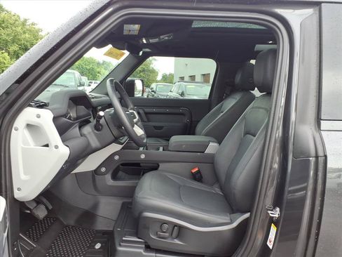 Certified 2023 Land Rover Defender 90 SE AWD/4WD image 11