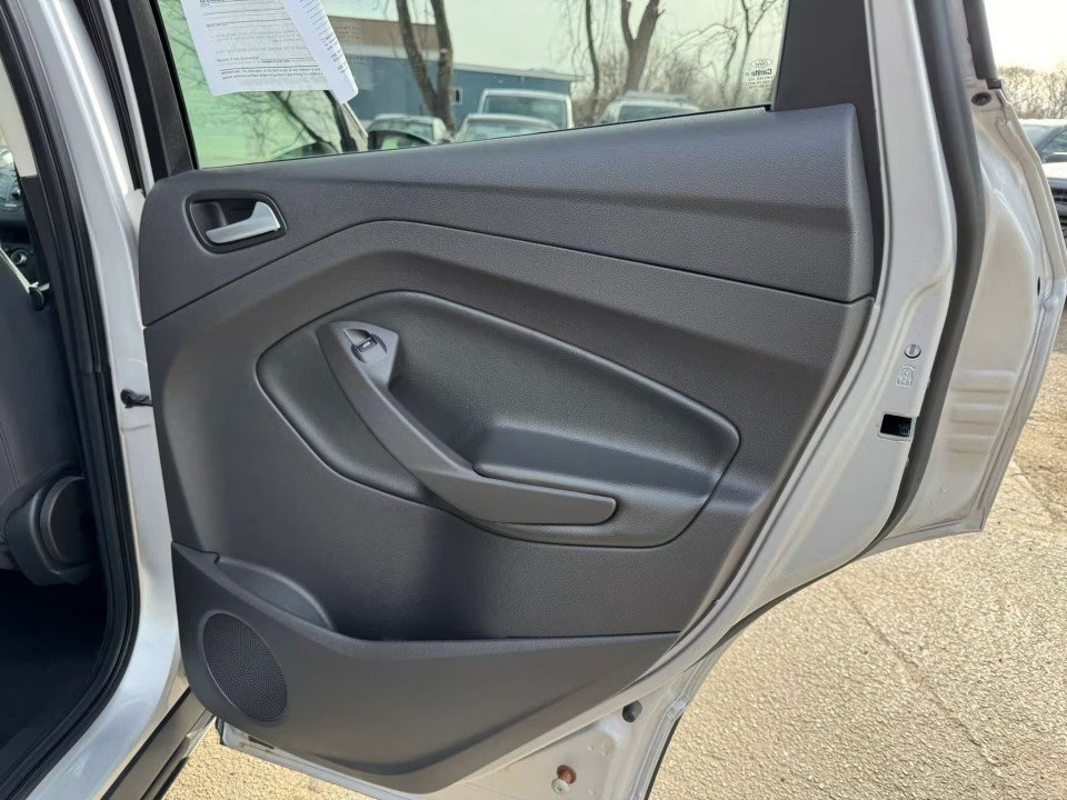 Used 2015 Ford Escape SE AWD/4WD image 18