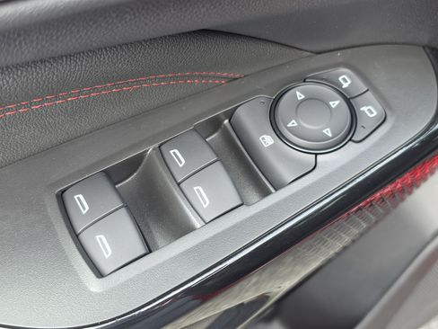 New 2026 Chevrolet Trax RS w/ Sunroof Package FWD image 23