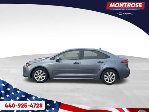 Used 2022 Toyota Corolla LE image 2