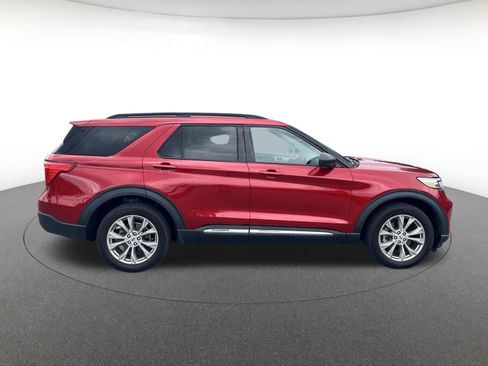 Used 2022 Ford Explorer XLT w/ Equipment Group 202A AWD/4WD image 6
