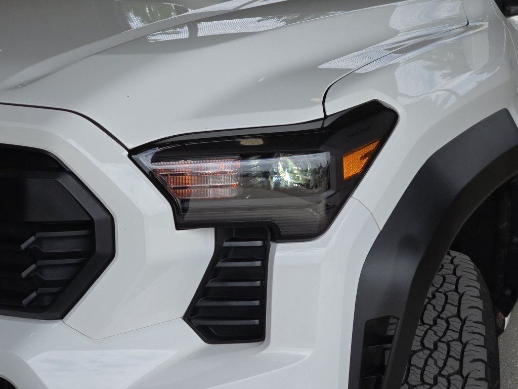 Used 2024 Toyota Tacoma TRD Off-Road AWD/4WD image 33