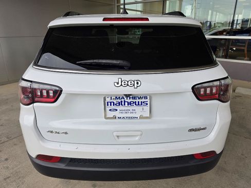 Used 2024 Jeep Compass Latitude AWD/4WD image 4