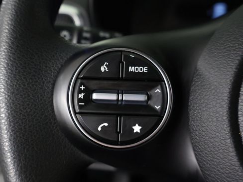 Used 2025 Kia Soul LX FWD image 36