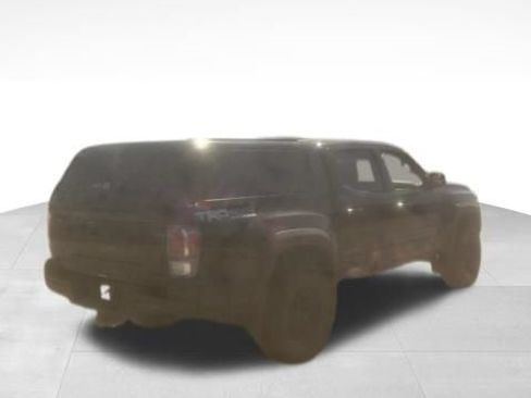 Used 2021 Toyota Tacoma TRD Off-Road w/ Technology Package AWD/4WD image 7