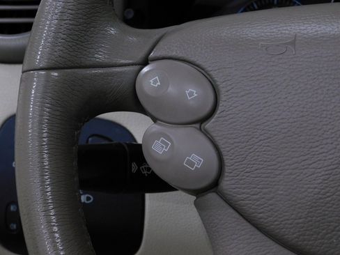 Used 2007 Mercedes-Benz CLK 350 Cabriolet image 50