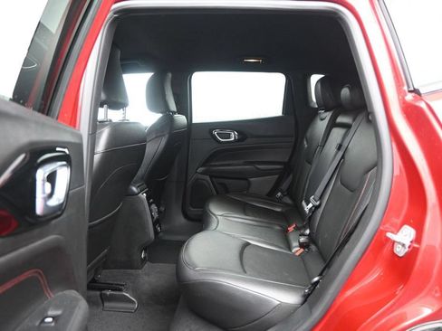Used 2025 Jeep Compass Trailhawk AWD/4WD image 24