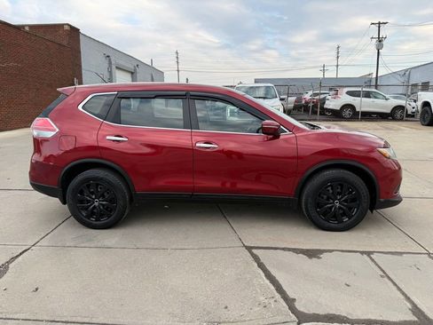Used 2014 Nissan Rogue S image 5