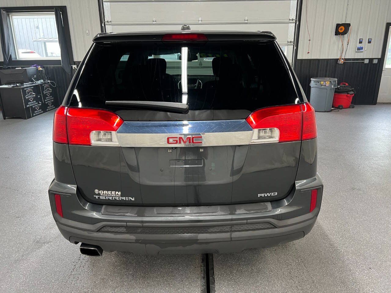 Used 2017 GMC Terrain SLE AWD/4WD image 5