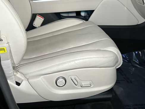 Used 2022 Genesis GV80 3.5T w/ Advanced Package 06 AWD/4WD image 13