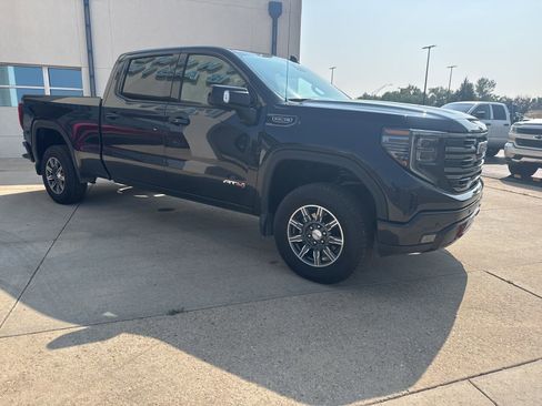 Used 2024 GMC Sierra 1500 AT4 image 6