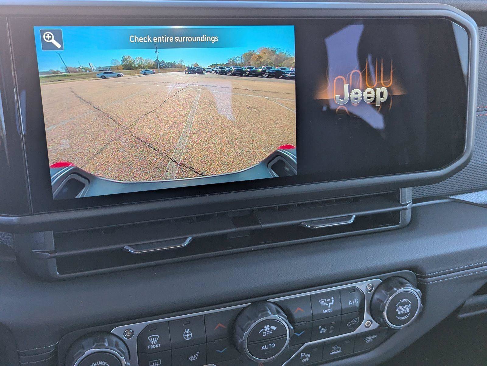 New 2026 Jeep Gladiator Rubicon w/ Safety Group AWD/4WD image 8