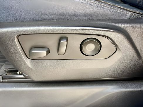 Used 2022 Chevrolet Silverado 1500 High Country image 13